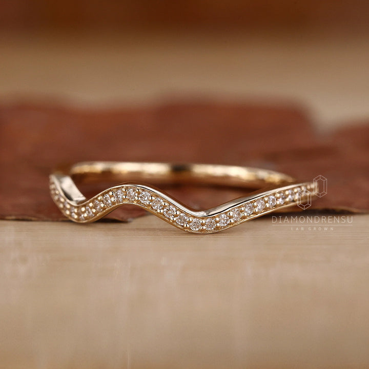 Curved Wedding Band With Round Diamonds
