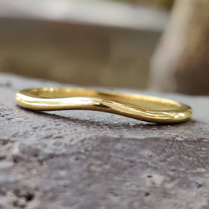 Curved Wedding Band Yellow Gold