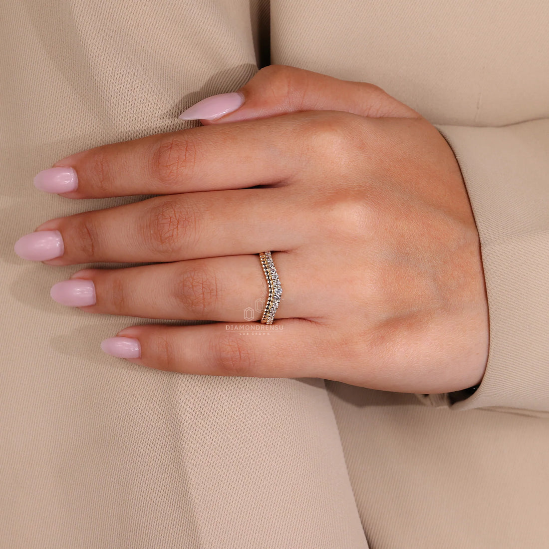 Milgrain Wedding Band in Yellow Gold with Curved Design