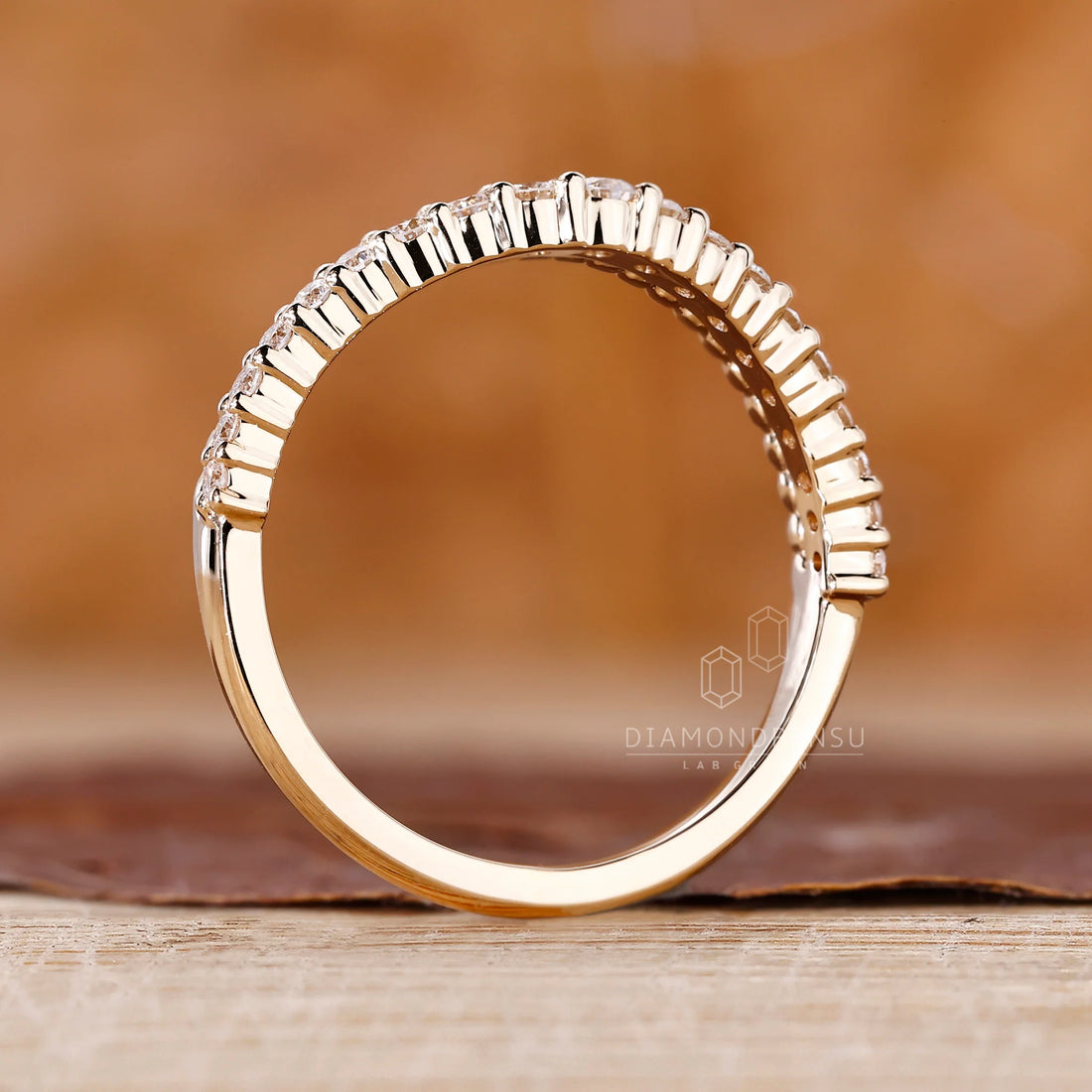 Milgrain Wedding Band in Yellow Gold with Curved Design