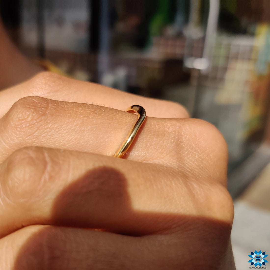 Curved Wedding Band Yellow Gold