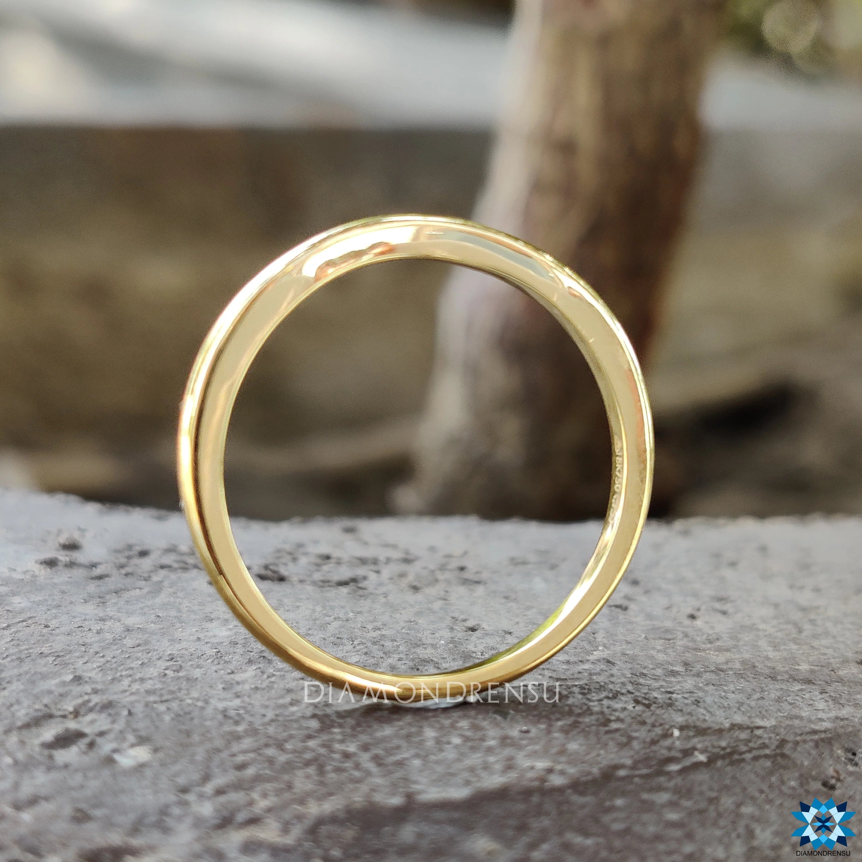 Curved Wedding Band Yellow Gold