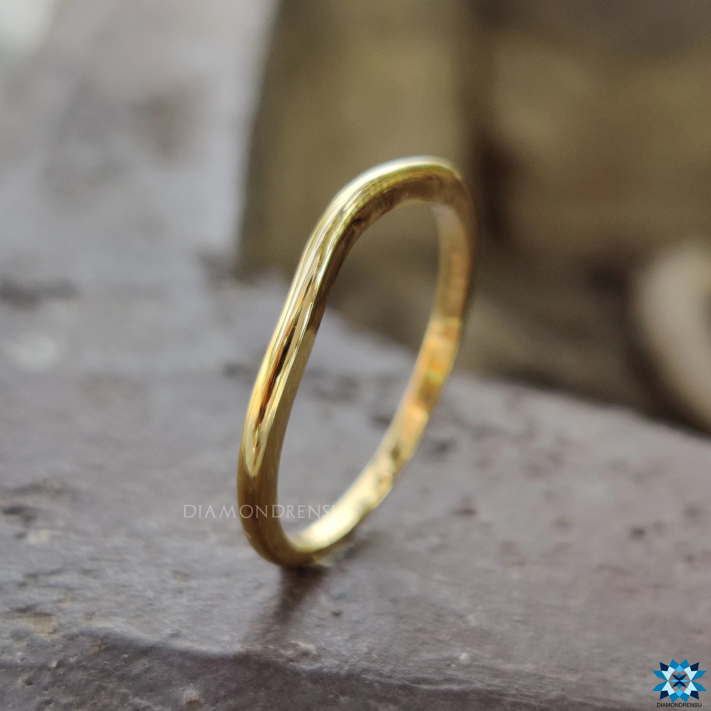 Curved Wedding Band Yellow Gold